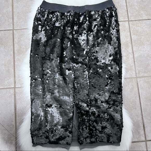 NWOT Sequins skirt - Picture 3 of 4
